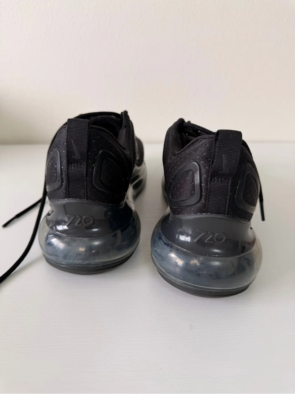 Nike Air Max 720 Women Black Athletic Sneakers Size 9